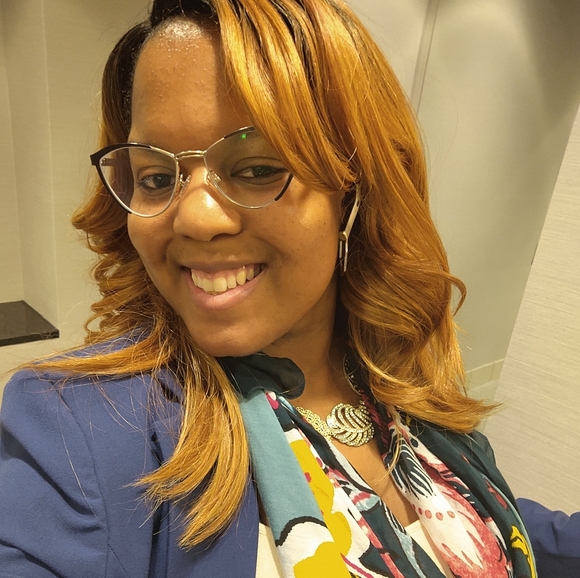 Meet your Posher, Christine - Picture 1 of 1